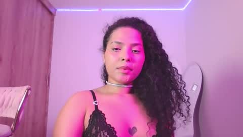 Snapshot of abril_ricci chatting on 10/13/25, 03:50 Abril  online show from 10/13/25, 03:50