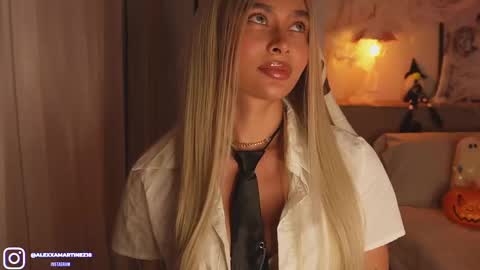 Snapshot of abril_w18 chatting on 10/07/25, 01:47 My name is Alexa. Please say hello I like to chat with you. If you have requests please use tip online show from 10/07/25, 01:47