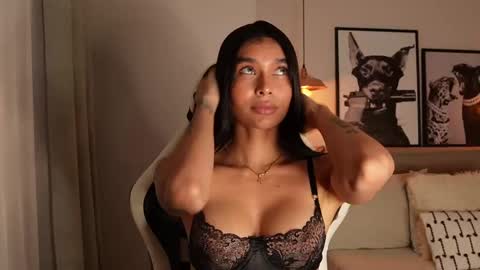 Snapshot of abril_w18 chatting on 11/11/25, 11:05 My name is Alexa. Please say hello I like to chat with you. If you have requests please use tip online show from 11/11/25, 11:05