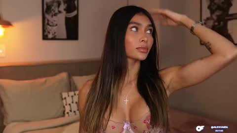 Snapshot of abril_w18 chatting on 01/06/26, 11:40 My name is Alexa. Please say hello I like to chat with you. If you have requests please use tip online show from 01/06/26, 11:40