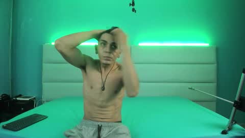 Abril and Julian online show from 02/19/26, 12:23