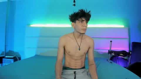 Abril and Julian online show from 02/26/26, 12:04