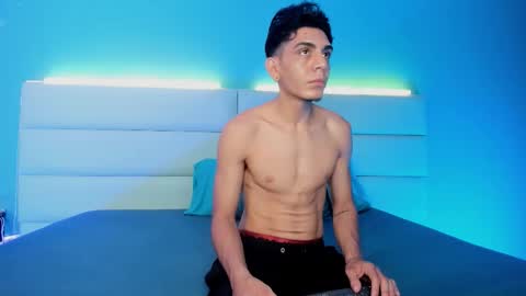 Abril and Julian online show from 03/02/26, 12:01