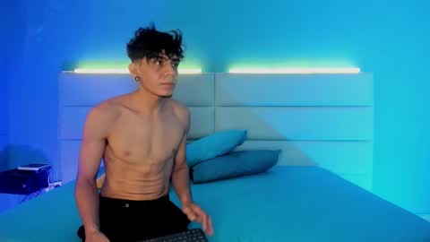 Abril and Julian online show from 03/03/26, 11:38