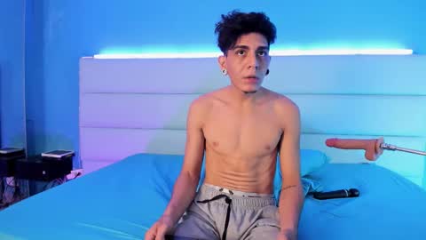 Abril and Julian online show from 03/06/26, 12:01