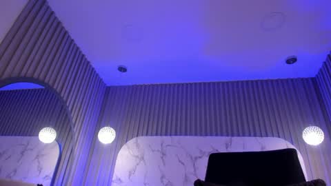 Snapshot of abrilbloom_ chatting on 05/17/26, 01:58 abril online show from 05/17/26, 01:58