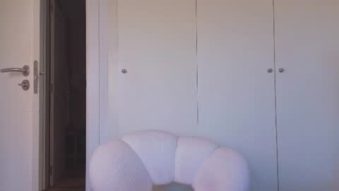 Snapshot of abrilhelena8 chatting on 07/27/26, 10:33 Helena online show from 07/27/26, 10:33
