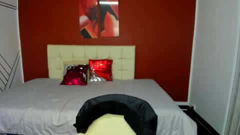 Snapshot of abrillee1 chatting on 12/26/24, 08:00 ABRIL online show from 12/26/24, 08:00