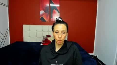 Snapshot of abrillee1 chatting on 01/12/25, 12:49 ABRIL online show from 01/12/25, 12:49