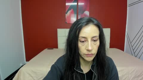 Snapshot of abrillee1 chatting on 02/06/25, 07:29 ABRIL online show from 02/06/25, 07:29