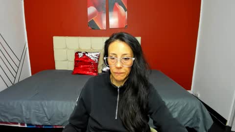 Snapshot of abrillee1 chatting on 02/08/25, 11:55 ABRIL online show from 02/08/25, 11:55