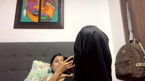 abrilsantosxo online show from 04/22/26, 01:41