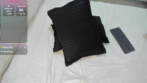 AbrilSonne online show from 02/12/25, 09:01