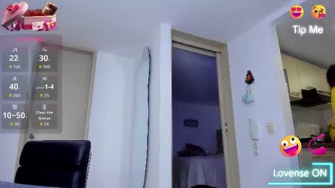 Snapshot of abrilstivenson_ chatting on 07/03/26, 11:55 itis S O F I A online show from 07/03/26, 11:55