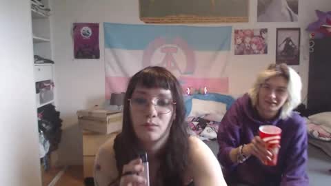 Snapshot of absintiliak chatting on 05/18/26, 05:19 absintiliak online show from 05/18/26, 05:19