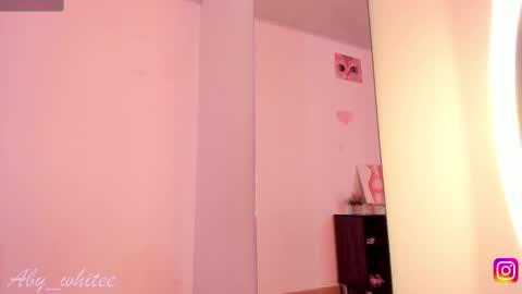 Snapshot of aby_whitee chatting on 09/18/25, 11:34 Aby online show from 09/18/25, 11:34