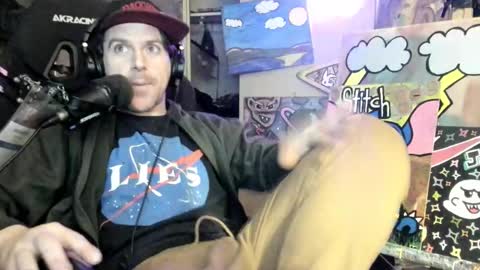 Snapshot of aceshadowz chatting on 12/05/25, 08:34 Mike online show from 12/05/25, 08:34