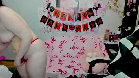 Kate online show from 10/21/25, 12:22