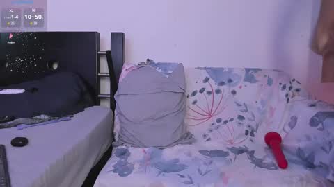 centric independent model   online show from 03/19/26, 03:38