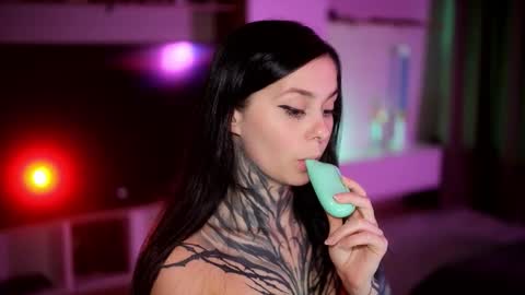 acid_pie online show from 09/19/25, 05:57