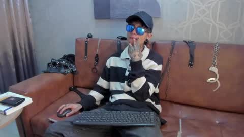 Snapshot of acidmilo chatting on 12/09/24, 12:51 Acid Milo online show from 12/09/24, 12:51