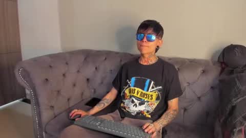 Snapshot of acidmilo chatting on 12/15/24, 04:26 Acid Milo online show from 12/15/24, 04:26