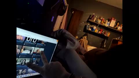 acouplesinners online show from 10/23/25, 05:40