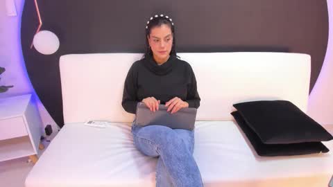    online show from 03/09/26, 02:21