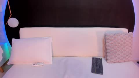    online show from 04/22/26, 01:56