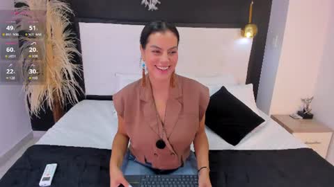 Snapshot of ada_monroe10 chatting on 06/24/26, 01:32 online show from 06/24/26, 01:32