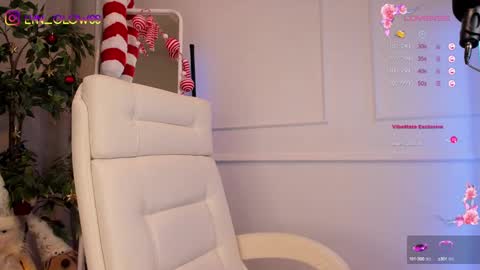 Snapshot of adalyn_glow chatting on 12/05/24, 12:44 Adalyn online show from 12/05/24, 12:44