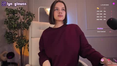 Snapshot of adalyn_glow chatting on 01/19/25, 10:39 Adalyn online show from 01/19/25, 10:39