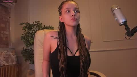 Snapshot of adalyn_glow chatting on 05/13/26, 11:07 Adalyn online show from 05/13/26, 11:07