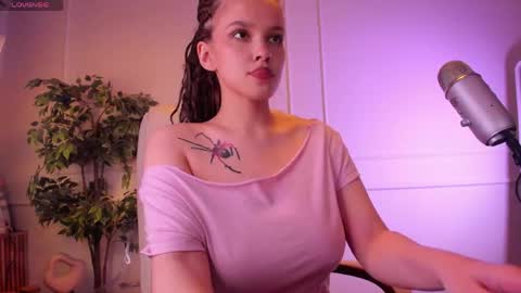 Snapshot of adalyn_glow chatting on 05/22/26, 11:05 Adalyn online show from 05/22/26, 11:05