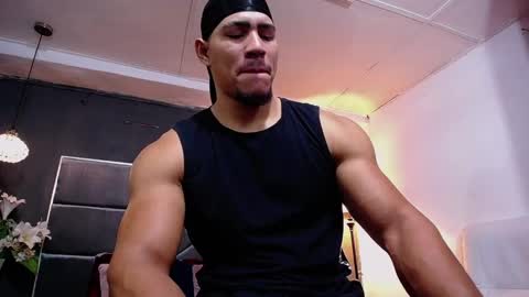 adam_fit19cm online show from 09/19/25, 01:45