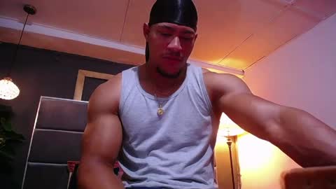 adam_fit19cm online show from 04/18/26, 01:59