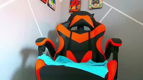 adam hot11 online show from 09/22/25, 09:06