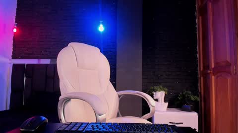 adam_piarse online show from 12/04/24, 11:46