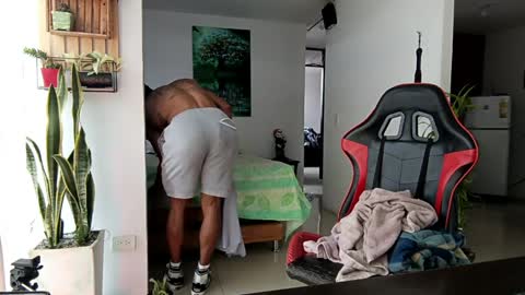 Adam Valencia online show from 04/18/26, 12:09