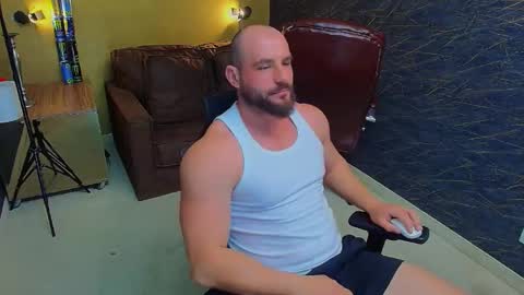 Snapshot of adamjameson chatting on 05/18/26, 05:13 AdamJameson online show from 05/18/26, 05:13