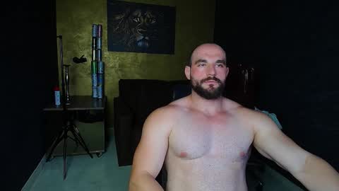 Snapshot of adamjameson chatting on 06/05/26, 06:52 AdamJameson online show from 06/05/26, 06:52