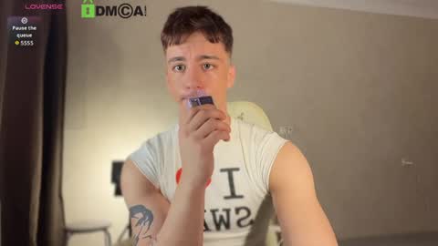 Snapshot of adampolerno chatting on 06/04/26, 04:46 Hi Im Adam Glad to see u here 3 And its my first day online show from 06/04/26, 04:46