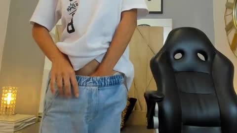 Adams Bobby online show from 11/03/25, 11:11