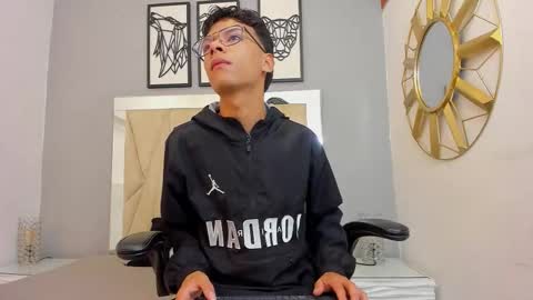 Adams Bobby online show from 02/02/26, 11:09