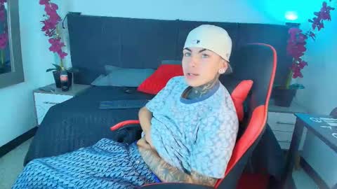 AdamsWalkerr  online show from 02/19/26, 12:01