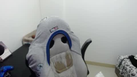 Snapshot of adamussutekh chatting on 09/29/25, 09:47 Adam online show from 09/29/25, 09:47