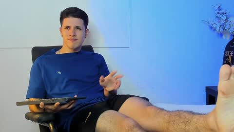 Snapshot of adan_rivas chatting on 01/10/25, 01:21 adan online show from 01/10/25, 01:21