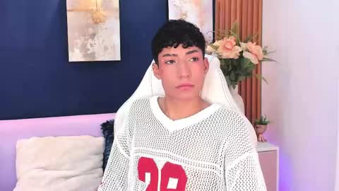 Snapshot of adann_scott chatting on 06/03/26, 12:52 Adan online show from 06/03/26, 12:52