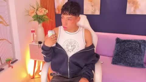 Snapshot of adann_scott chatting on 06/19/26, 12:42 Adan online show from 06/19/26, 12:42