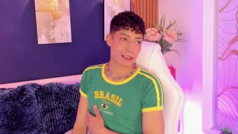 Snapshot of adann_scott chatting on 06/22/26, 12:13 Adan online show from 06/22/26, 12:13
